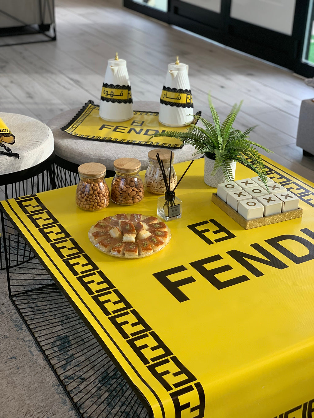 طقم ضيافة بتشكيلة فندي