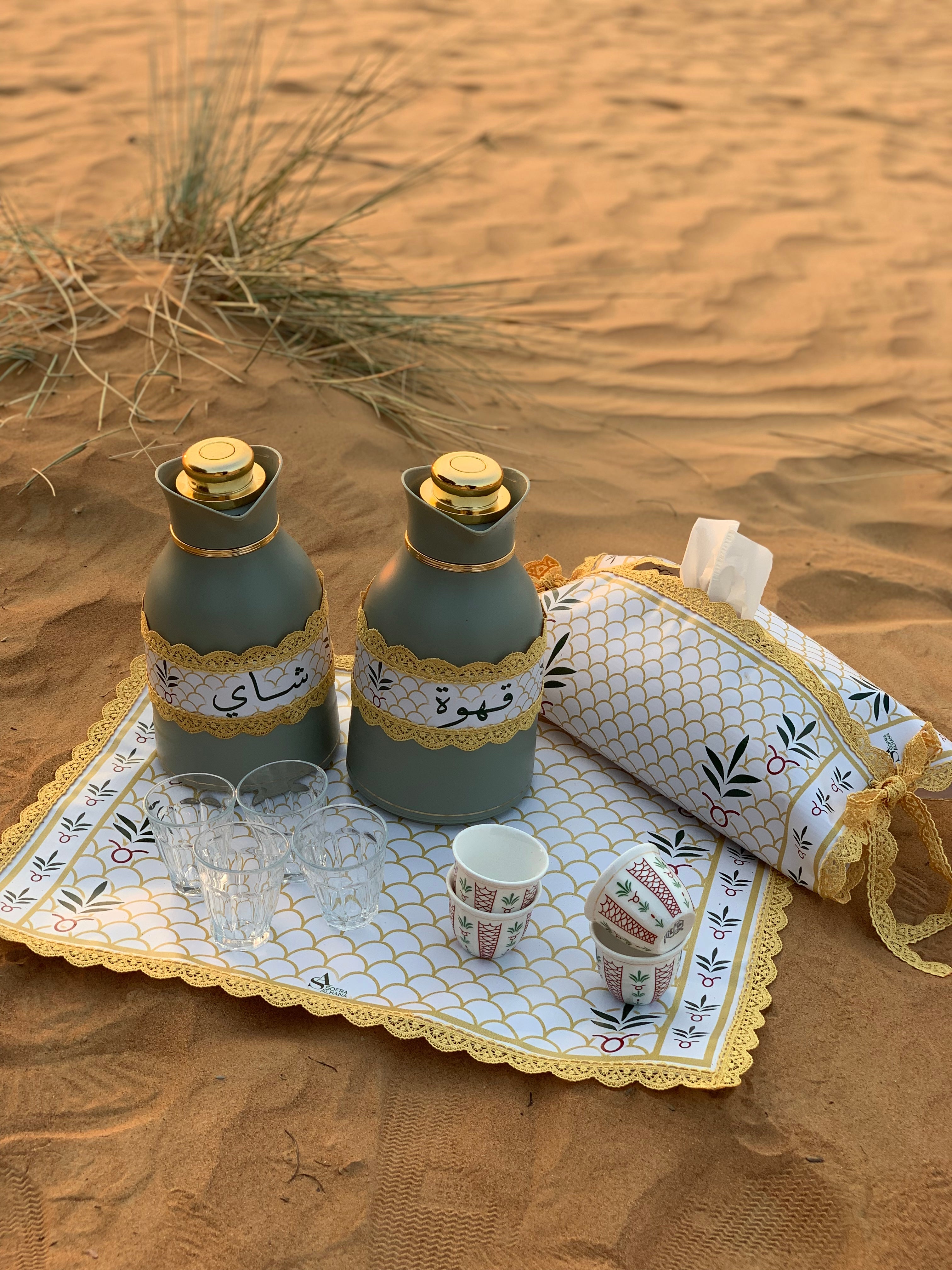 سفرة ضيافة الشاي و القهوة + تلبيسة علبة كلينكس