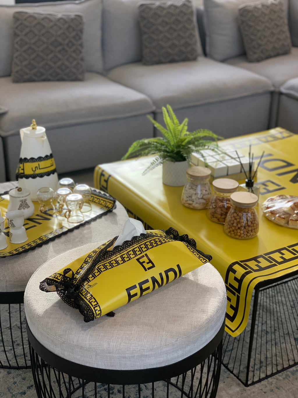 طقم ضيافة بتشكيلة فندي