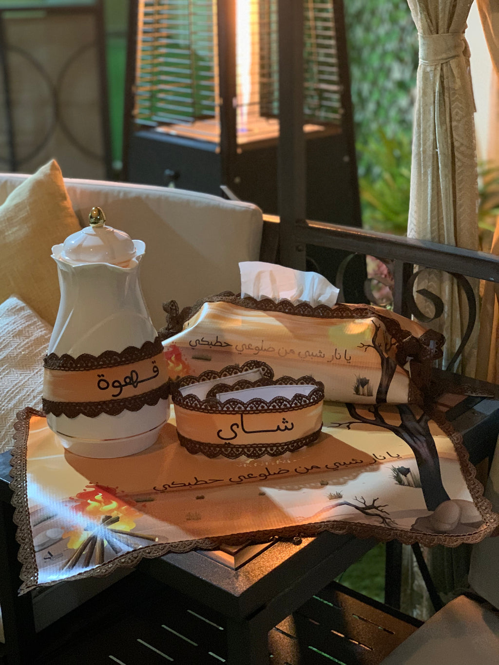 سفرة ضيافة الشاي و القهوة + تلبيسه علبة كلينكس