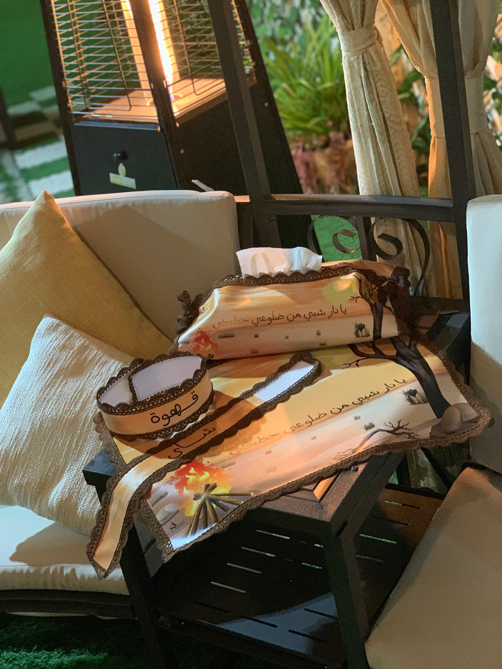 سفرة ضيافة الشاي و القهوة + تلبيسه علبة كلينكس